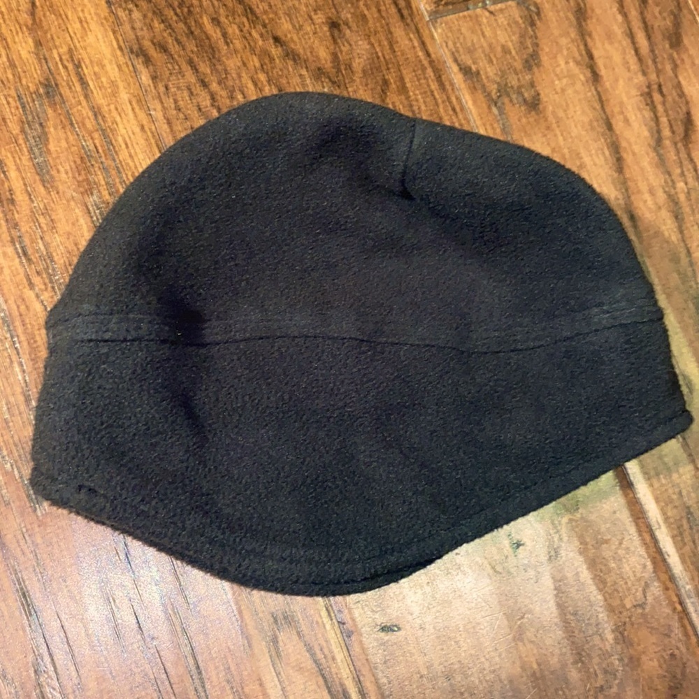 Youth black beanie toboggan hat ear cover winter ski wear under helmet small 6-7 - Picture 5 of 8